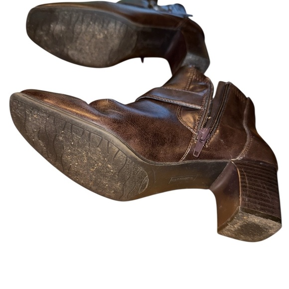 G.H Bass&Co Ankle Boots with Buckle Detail - Picture 8 of 8